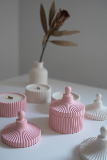 Ribbed Jar Soy Candle with Lid – Pink or White
