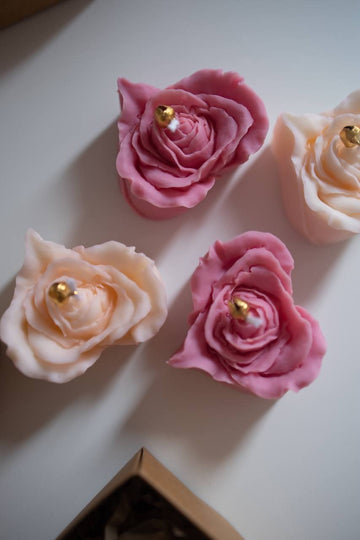 Rose-Shaped Vegan Soy Wax Candle – Pink & Cream