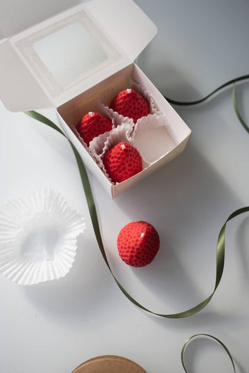 Strawberry-Shaped Vegan Soy Wax Candles – Set of 4