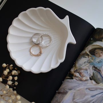 Shell Jesmonite Tray – Handmade Coastal Jewelry Dish or Candle Holder