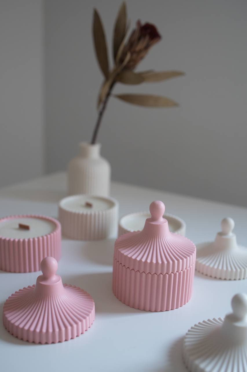 Ribbed Jar Soy Candle with Lid – Pink or White