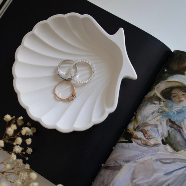 Shell Jesmonite Tray – Handmade Coastal Jewelry Dish or Candle Holder